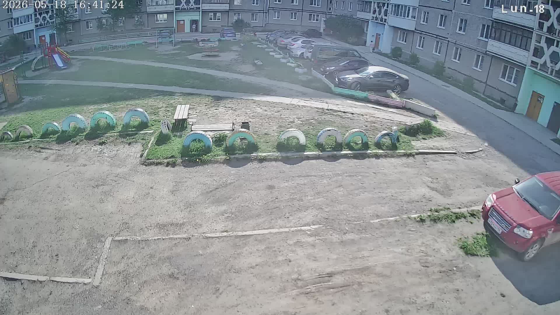 Двор Луначарского 18